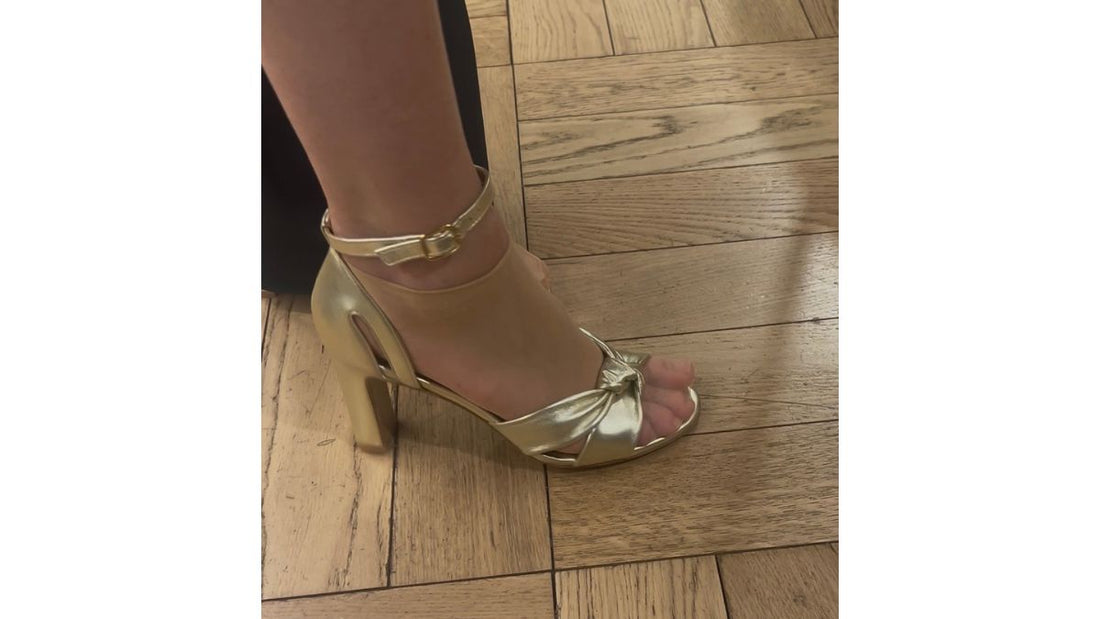 Pieds fins : pourquoi trouver des chaussures élégantes qui tiennent le pied est si compliqué ?